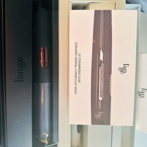 Lange Black Ceramic Digital Flat Iron